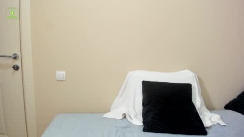 Snapshot of guy_charming chatting on 10/31/25, 12:50 Buddy online show from 10/31/25, 12:50