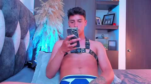 Snapshot of guy_twinks chatting on 12/05/24, 08:22 Gabriel online show from 12/05/24, 08:22