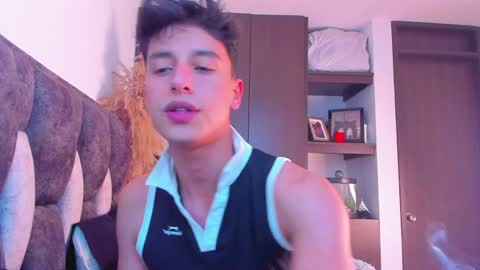Snapshot of guy_twinks chatting on 01/01/25, 03:23 Gabriel online show from 01/01/25, 03:23