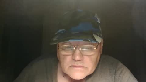 Snapshot of guyboy73 chatting on 09/18/25, 12:23 guyboy73 online show from 09/18/25, 12:23