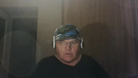 Snapshot of guyboy73 chatting on 09/21/25, 12:56 guyboy73 online show from 09/21/25, 12:56