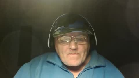 Snapshot of guyboy73 chatting on 09/29/25, 07:08 guyboy73 online show from 09/29/25, 07:08