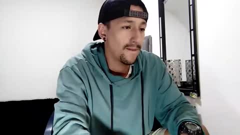 Snapshot of guykarim chatting on 12/19/24, 10:13 karim online show from 12/19/24, 10:13