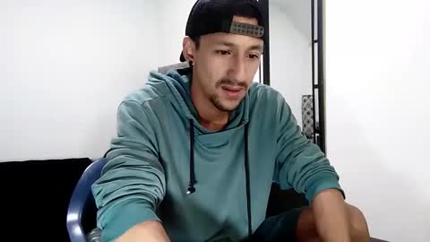 Snapshot of guykarim chatting on 12/24/24, 08:33 karim online show from 12/24/24, 08:33