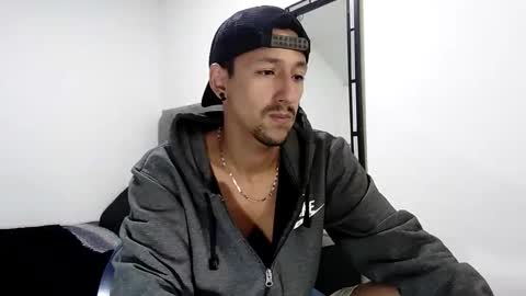 Snapshot of guykarim chatting on 12/31/24, 08:26 karim online show from 12/31/24, 08:26