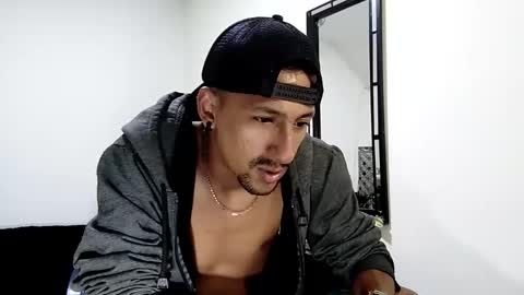 Snapshot of guykarim chatting on 01/12/25, 07:21 karim online show from 01/12/25, 07:21