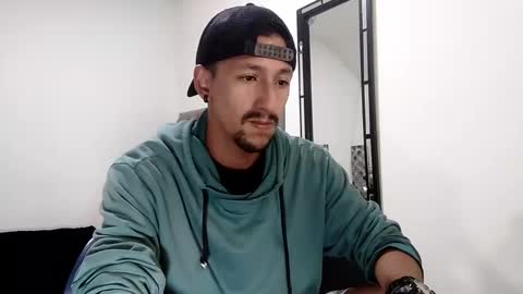 Snapshot of guykarim chatting on 01/19/25, 04:22 karim online show from 01/19/25, 04:22