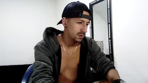 Snapshot of guykarim chatting on 02/01/25, 11:21 karim online show from 02/01/25, 11:21