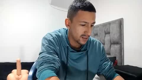 Snapshot of guykarim chatting on 03/04/25, 10:35 karim online show from 03/04/25, 10:35