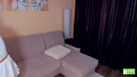 Snapshot of gwenbudlong chatting on 01/07/25, 04:39 Sofia online show from 01/07/25, 04:39