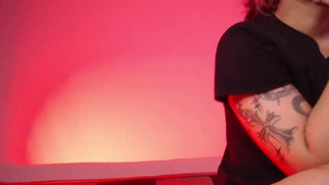 gwenhazel online show from 11/19/25, 11:10