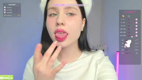 Snapshot of gylaxie chatting on 02/20/25, 12:15 online show from 02/20/25, 12:15