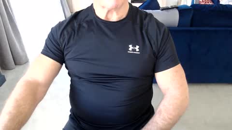 Snapshot of gymguyuk28 chatting on 02/25/25, 01:28 Gymguy online show from 02/25/25, 01:28