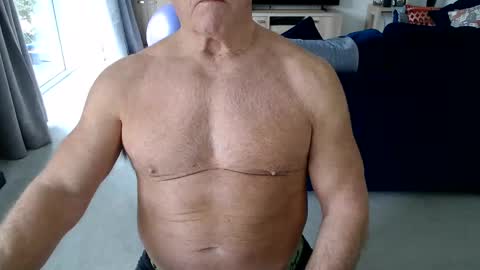Snapshot of gymguyuk28 chatting on 02/26/25, 12:36 Gymguy online show from 02/26/25, 12:36