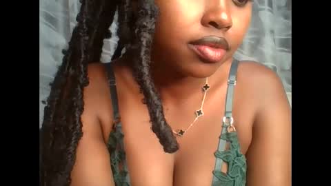 Snapshot of h_o_t_goddess chatting on 12/13/24, 09:02 h_o_t_goddess online show from 12/13/24, 09:02