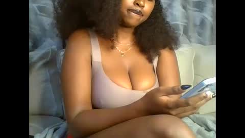 Snapshot of h_o_t_goddess chatting on 01/19/25, 10:17 h_o_t_goddess online show from 01/19/25, 10:17