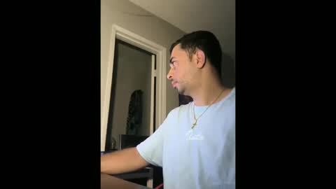 Snapshot of habibi_d chatting on 10/21/25, 01:28 habibi_d online show from 10/21/25, 01:28
