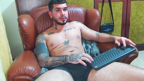 Snapshot of hades_carter chatting on 12/08/24, 10:25 Hades online show from 12/08/24, 10:25