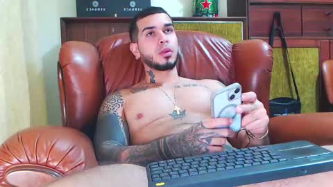 Snapshot of hades_carter chatting on 10/18/25, 09:37 Hades online show from 10/18/25, 09:37