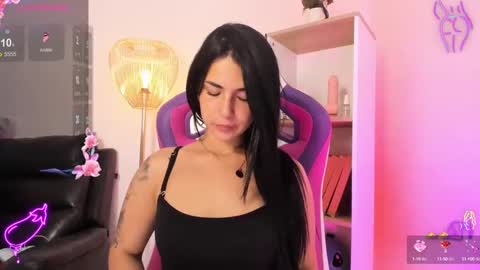 Hadid online show from 09/29/25, 10:58