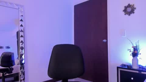 Kendal online show from 09/13/25, 06:51