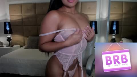 Snapshot of hailey_florez chatting on 02/03/25, 06:39 hailey online show from 02/03/25, 06:39