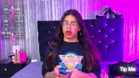 Snapshot of hailey_johnsonn chatting on 10/30/25, 01:23 hailey_johnsonn online show from 10/30/25, 01:23