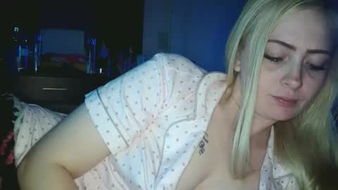 Hailey and d online show from 11/20/25, 06:24