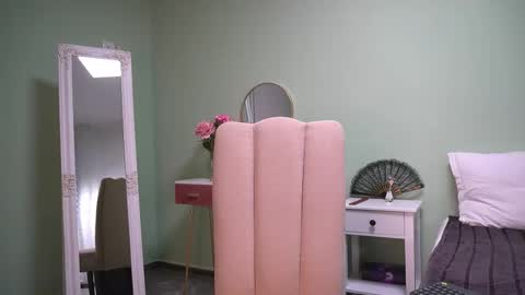 Hailey online show from 10/27/25, 05:11