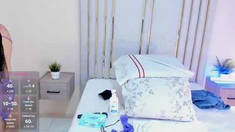 Snapshot of haileystonei chatting on 10/06/25, 11:40 haileystonei online show from 10/06/25, 11:40