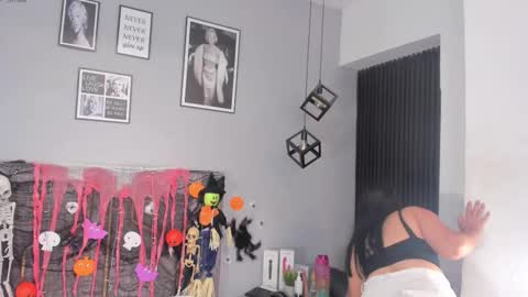 Snapshot of haileystonei chatting on 10/16/25, 11:44 haileystonei online show from 10/16/25, 11:44