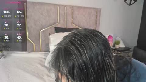 Snapshot of haileystonei chatting on 11/19/25, 11:32 haileystonei online show from 11/19/25, 11:32