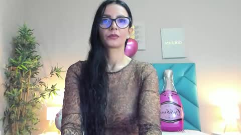 Hailey online show from 11/03/25, 06:36