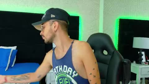 Snapshot of hairy_diamond chatting on 09/19/25, 03:52 H A I R Y D I A M O N D online show from 09/19/25, 03:52