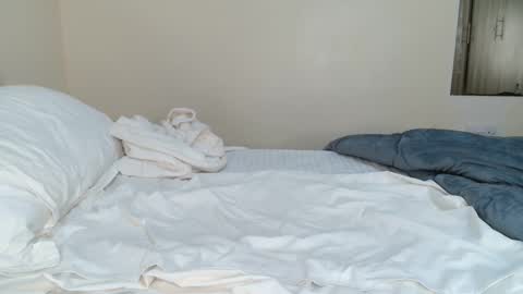 Zaraha online show from 10/24/25, 10:44