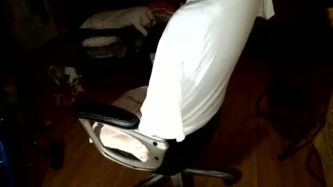 hairybear813 online show from 12/31/24, 01:57