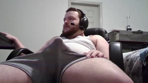 Snapshot of hairymikey chatting on 12/31/24, 11:17 hairymikey online show from 12/31/24, 11:17