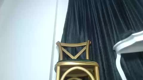 Snapshot of halley_raven chatting on 09/22/25, 08:33 Halley Raven online show from 09/22/25, 08:33