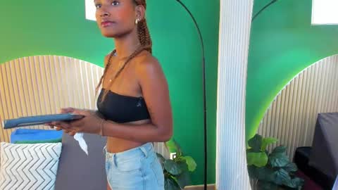 Halley Lorens online show from 09/27/25, 07:13