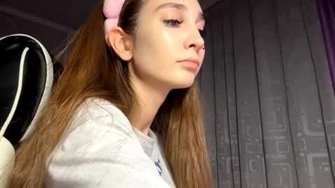 Holly online show from 11/02/25, 03:14