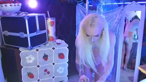 Snapshot of halovalentine chatting on 12/30/24, 11:17 halovalentine online show from 12/30/24, 11:17