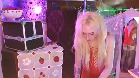 Snapshot of halovalentine chatting on 01/09/25, 03:26 halovalentine online show from 01/09/25, 03:26