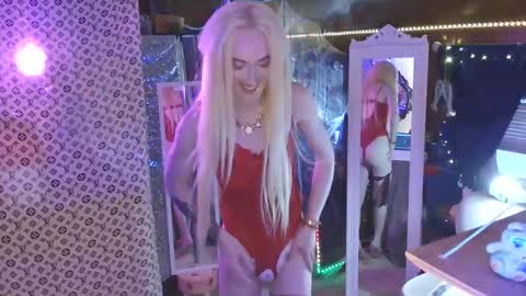 Snapshot of halovalentine chatting on 02/11/25, 10:50 halovalentine online show from 02/11/25, 10:50