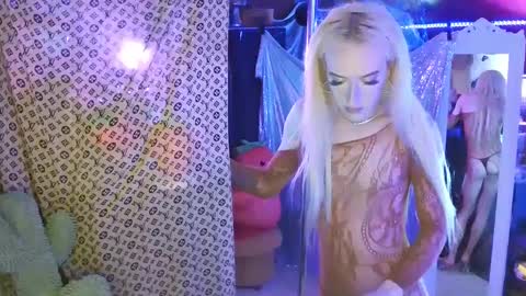 Snapshot of halovalentine chatting on 03/11/25, 12:11 halovalentine online show from 03/11/25, 12:11