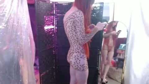 Snapshot of halovalentine chatting on 11/02/25, 02:25 halovalentine online show from 11/02/25, 02:25