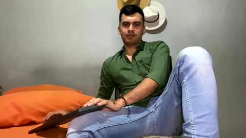 hamiltong12 online show from 11/18/25, 03:34