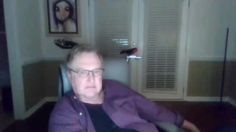 Snapshot of han63 chatting on 12/13/24, 11:45 Han online show from 12/13/24, 11:45