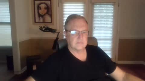 Snapshot of han63 chatting on 10/04/25, 11:41 Han online show from 10/04/25, 11:41