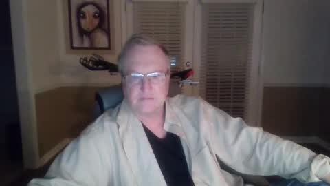 Snapshot of han63 chatting on 10/31/25, 11:00 Han online show from 10/31/25, 11:00