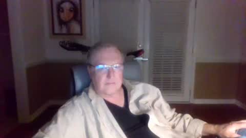 Snapshot of han63 chatting on 11/07/25, 11:21 Han online show from 11/07/25, 11:21